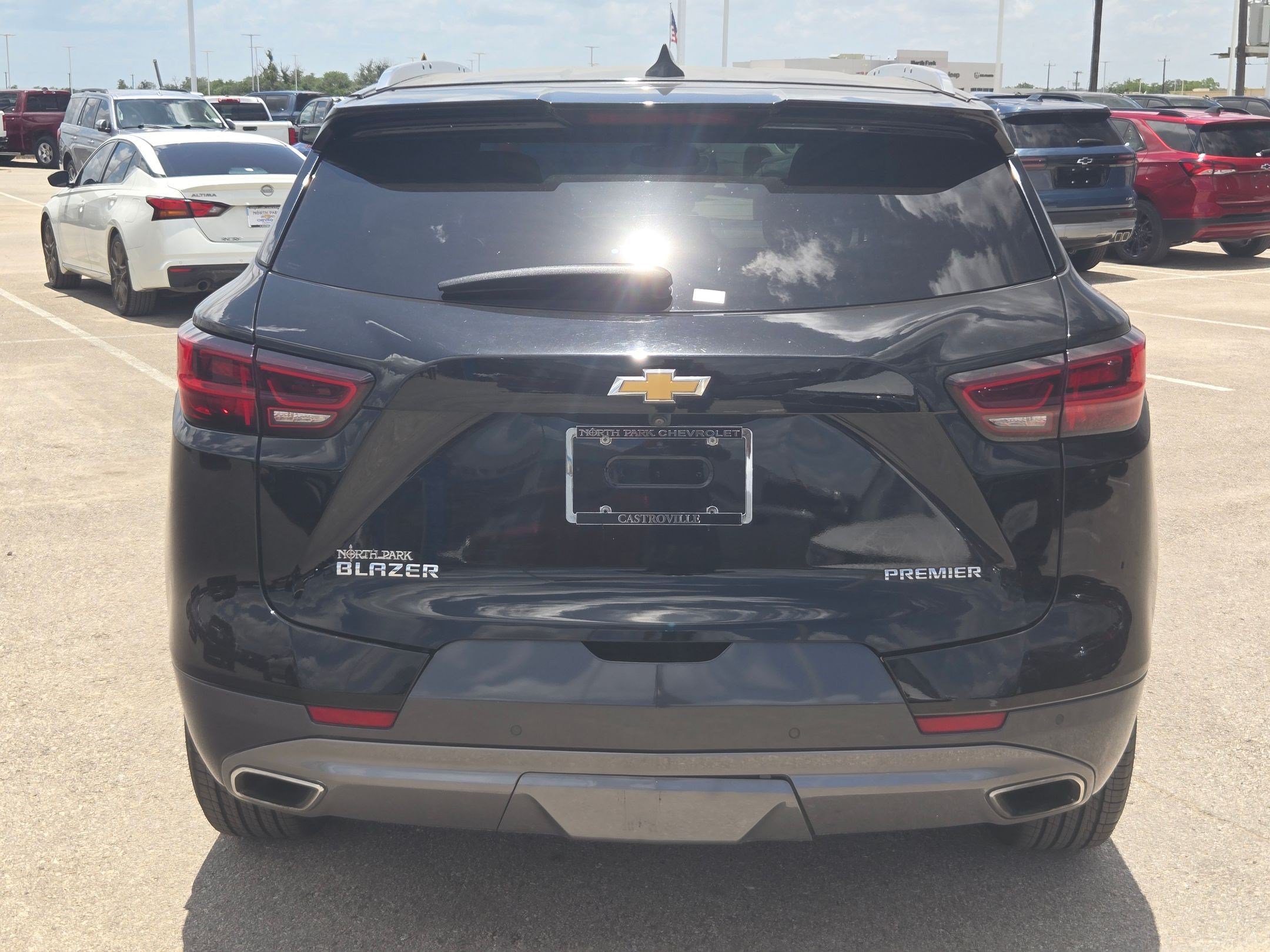 Used 2023 Chevrolet Blazer Premier FWD image 4