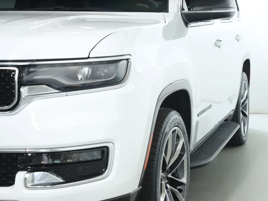 Used 2024 Jeep Wagoneer Series II w/ Premium Group I AWD/4WD image 4