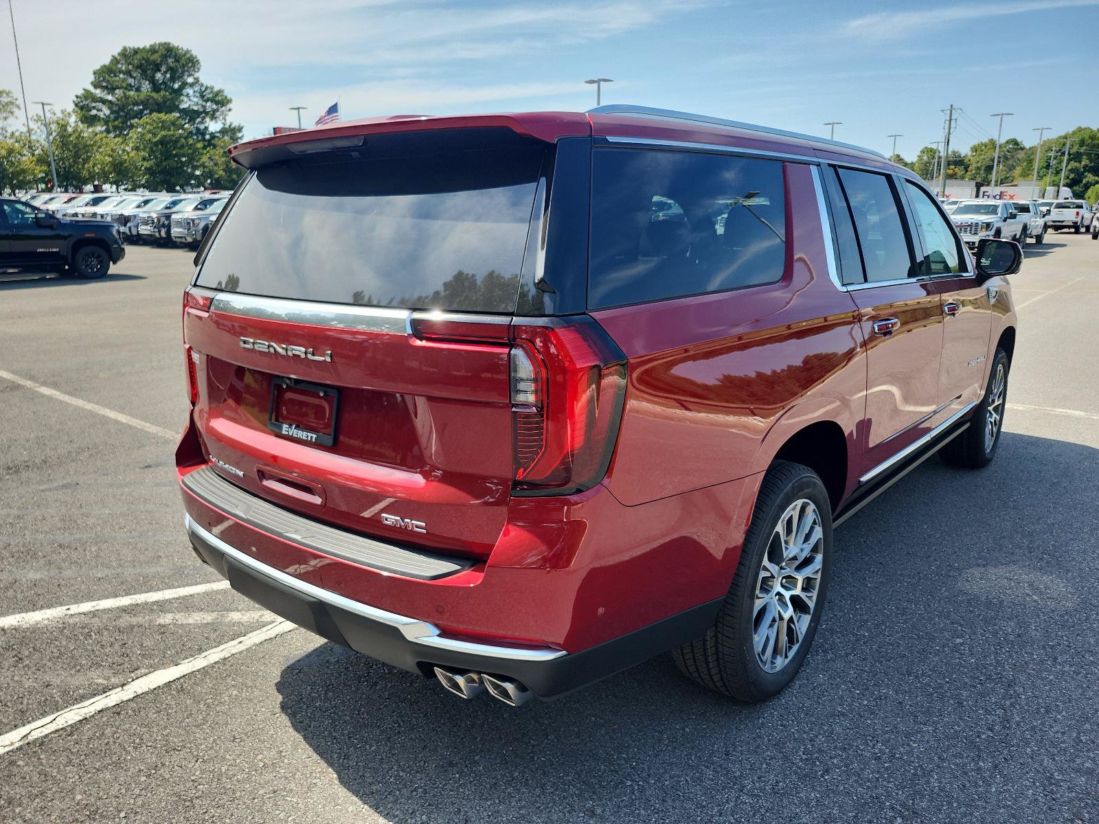 New 2026 GMC Yukon XL Denali w/ Sun & Power Step Package AWD/4WD image 3