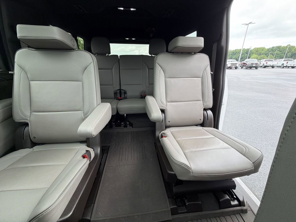 Used 2023 GMC Yukon XL SLT w/ SLT Premium Package AWD/4WD image 16