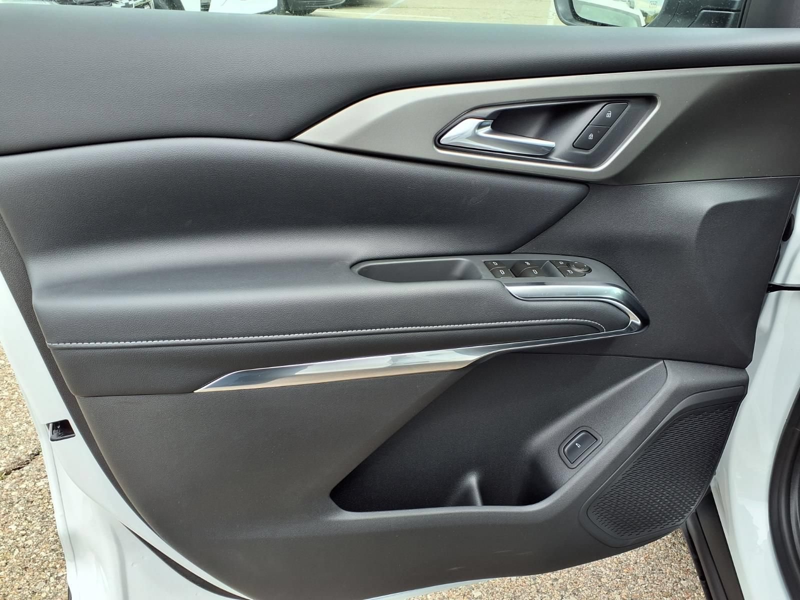 New 2026 Chevrolet Traverse LT w/ Driver Confidence Package FWD image 10