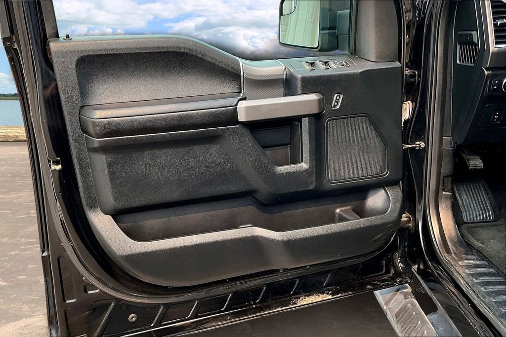Used 2016 Ford F150 XLT w/ Equipment Group 302A Luxury image 23