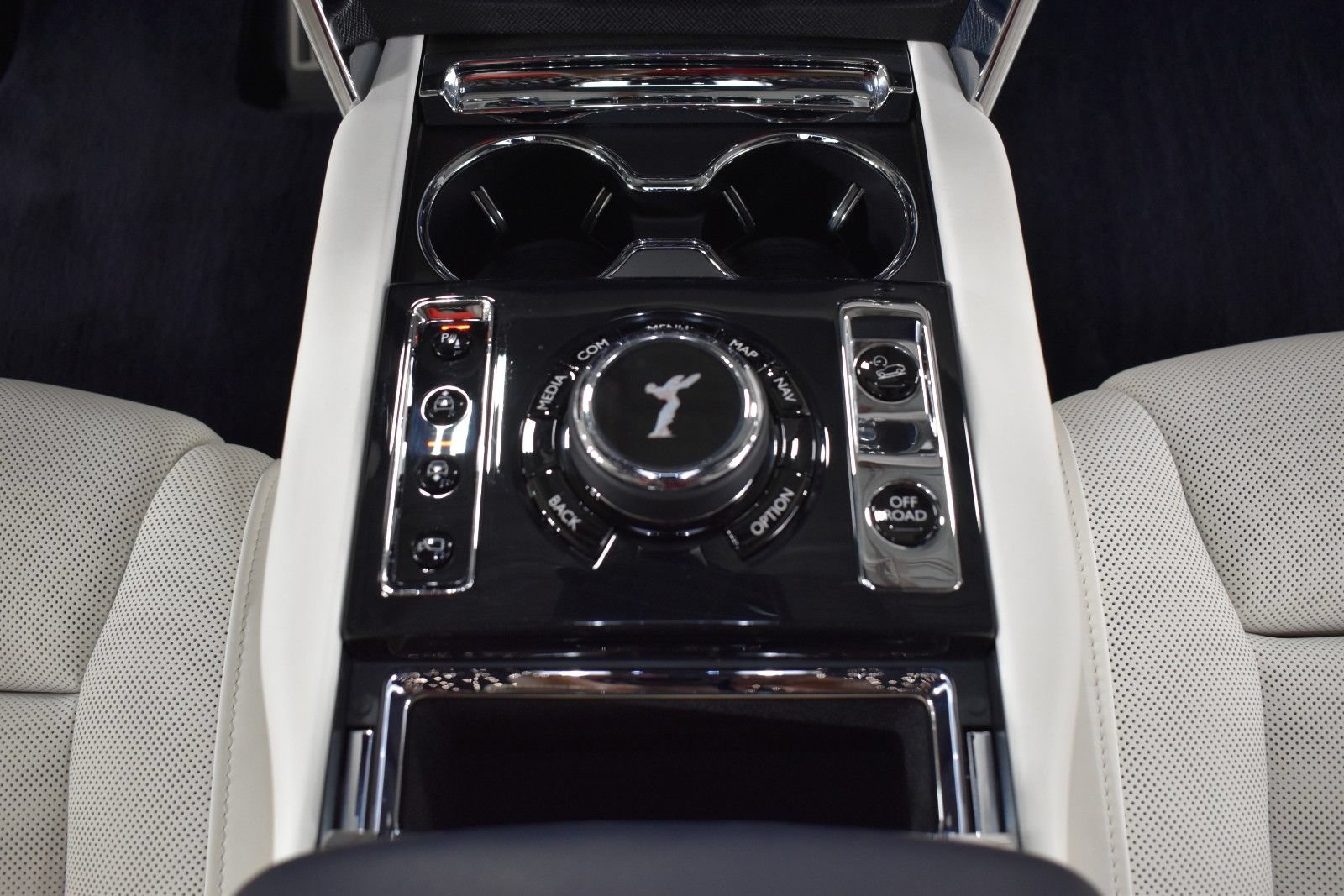 Certified 2024 Rolls-Royce Cullinan AWD/4WD image 17