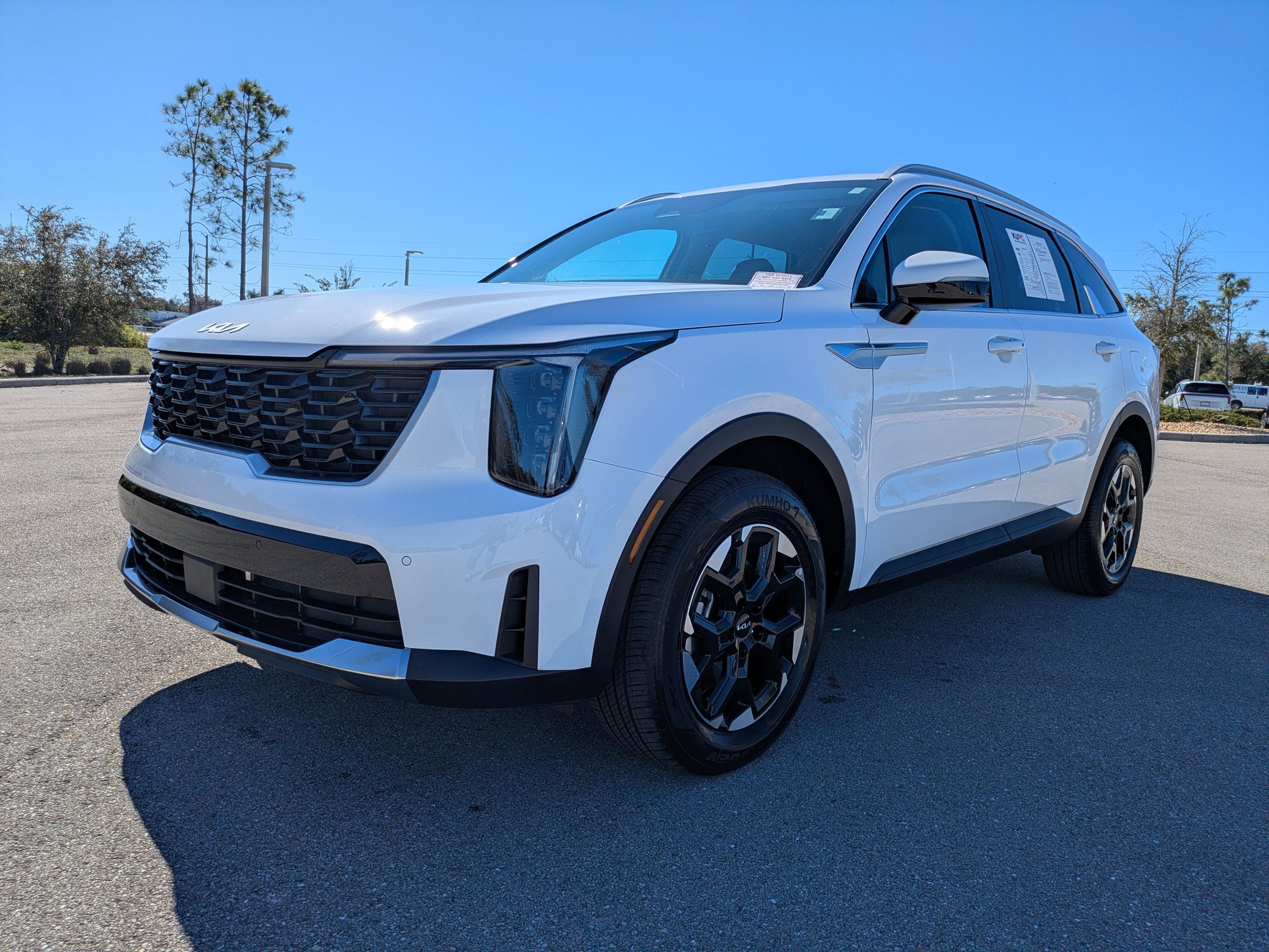 Certified 2025 Kia Sorento S image 9