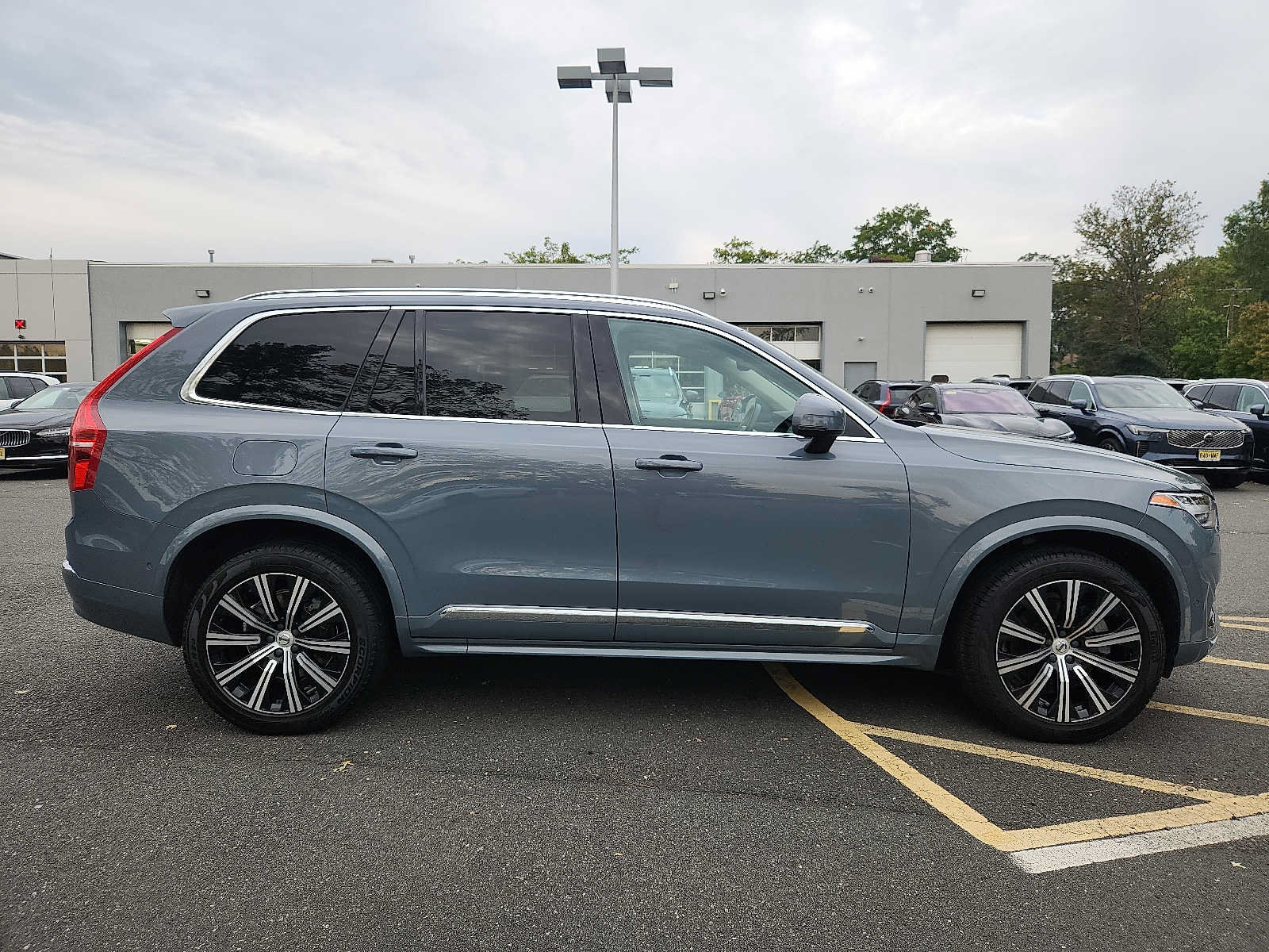 Used 2023 Volvo XC90 B6 Plus w/ Protection Package AWD/4WD image 7