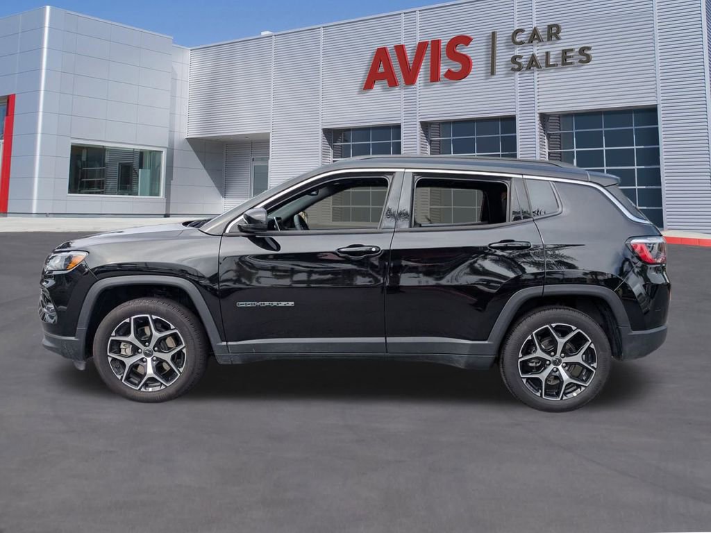 Used 2025 Jeep Compass Limited image 10