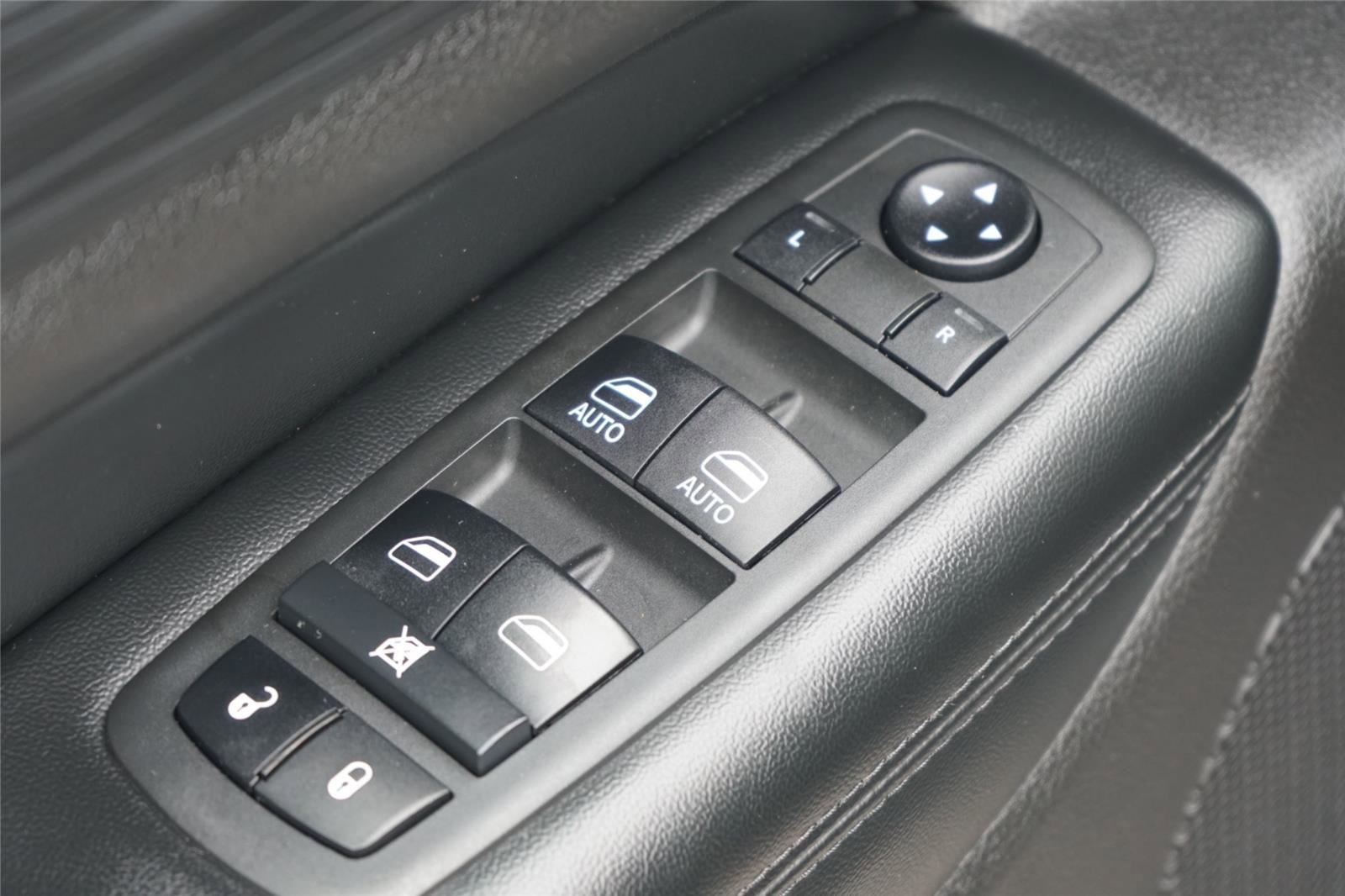 Used 2019 Jeep Grand Cherokee Altitude AWD/4WD image 20