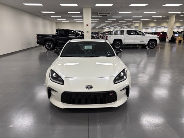 New 2025 Toyota GR86 Premium image 2