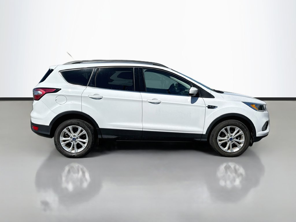 Used 2018 Ford Escape SE FWD image 8