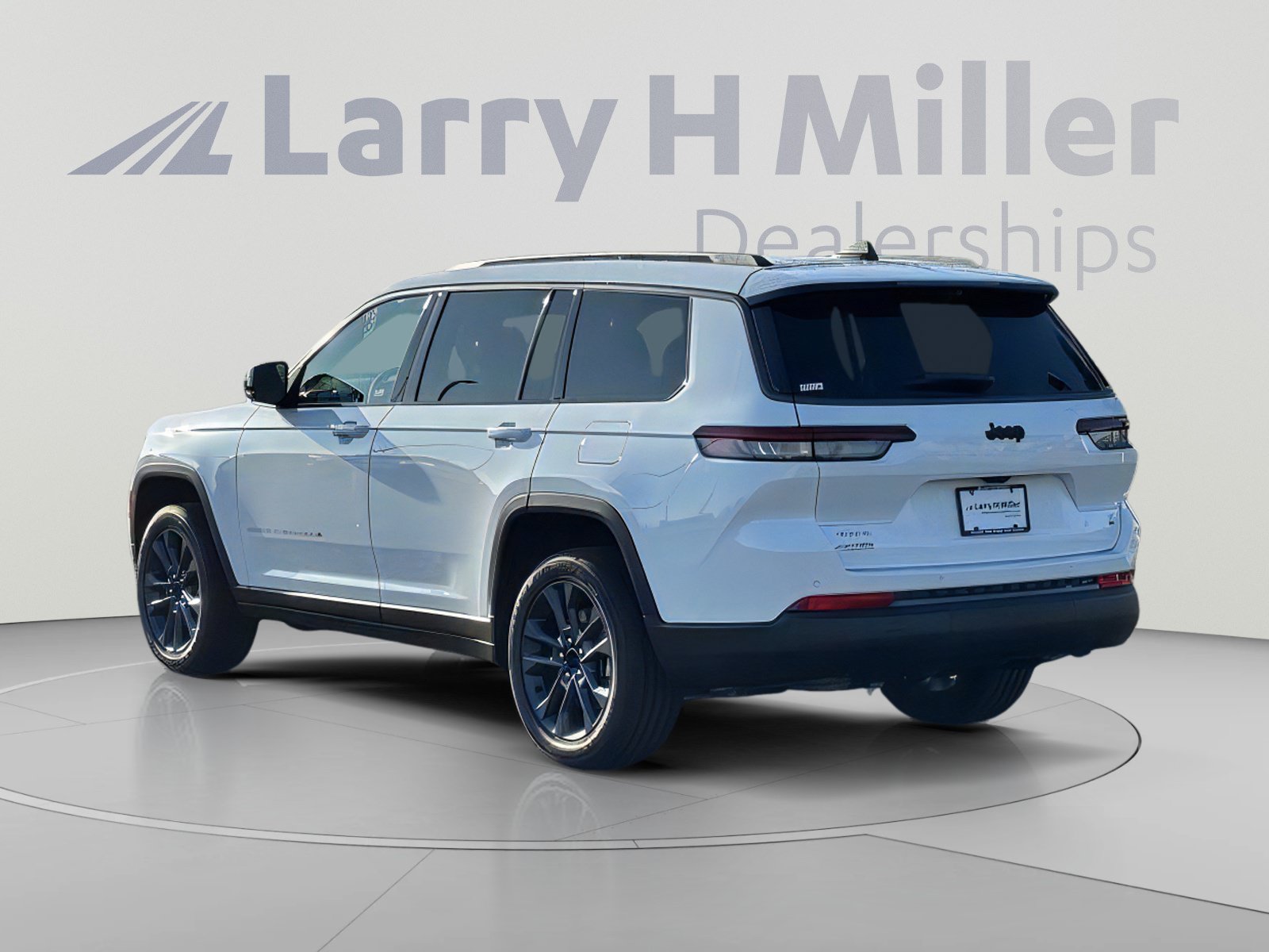 New 2026 Jeep Grand Cherokee L Limited AWD/4WD image 4