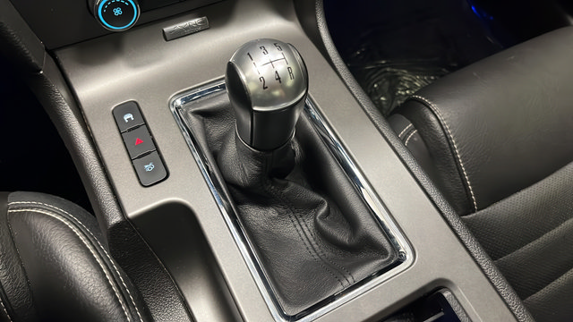 Used 2010 Ford Mustang GT RWD image 16