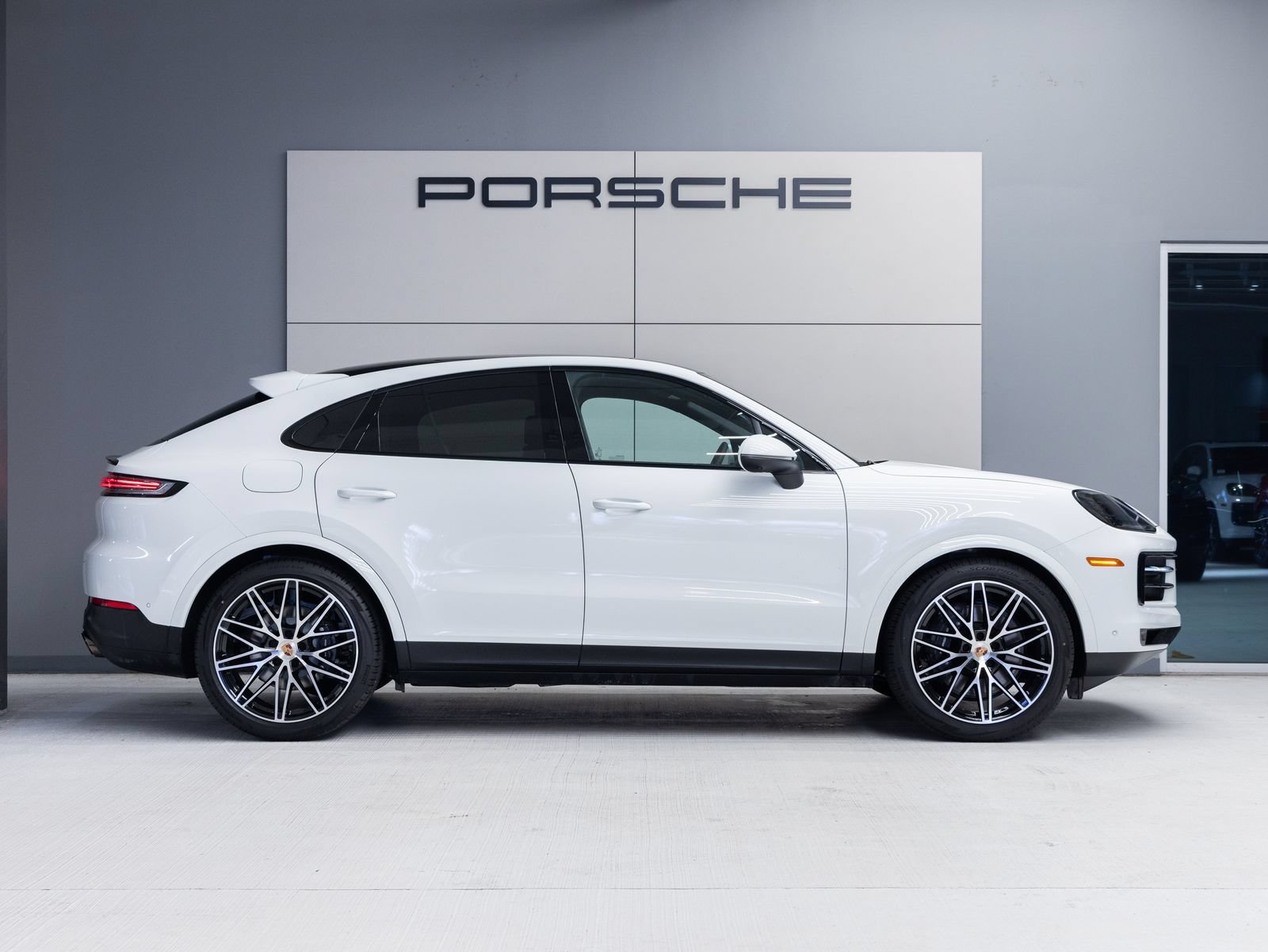 New 2026 Porsche Cayenne Coupe AWD/4WD image 8