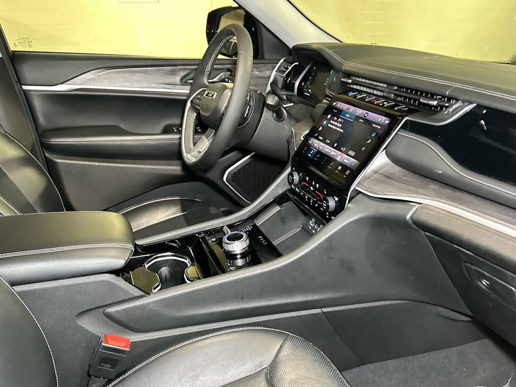 Used 2022 Jeep Grand Cherokee Limited 4xe w/ Luxury Tech Group II image 11