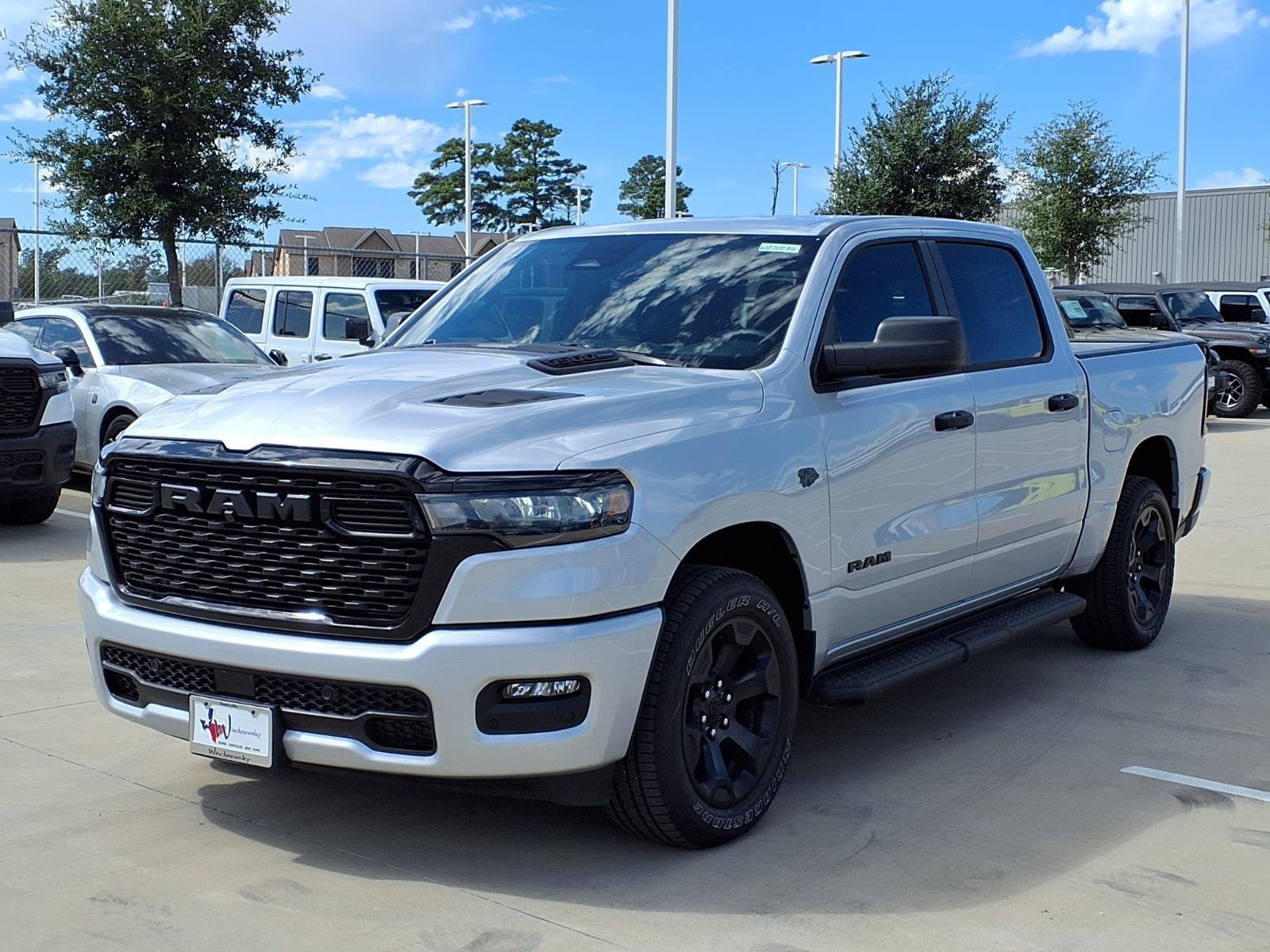 New 2027 RAM 1500 Express AWD/4WD image 3