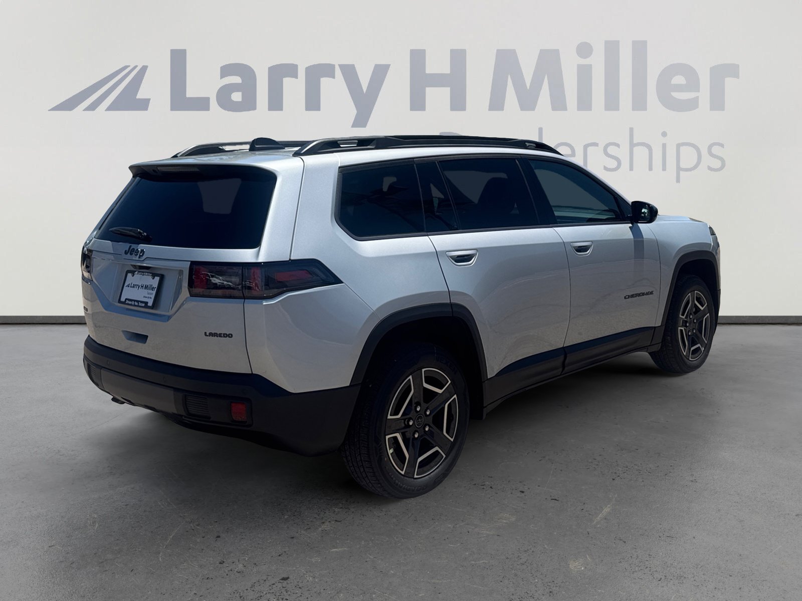 New 2026 Jeep Cherokee Laredo AWD/4WD image 5