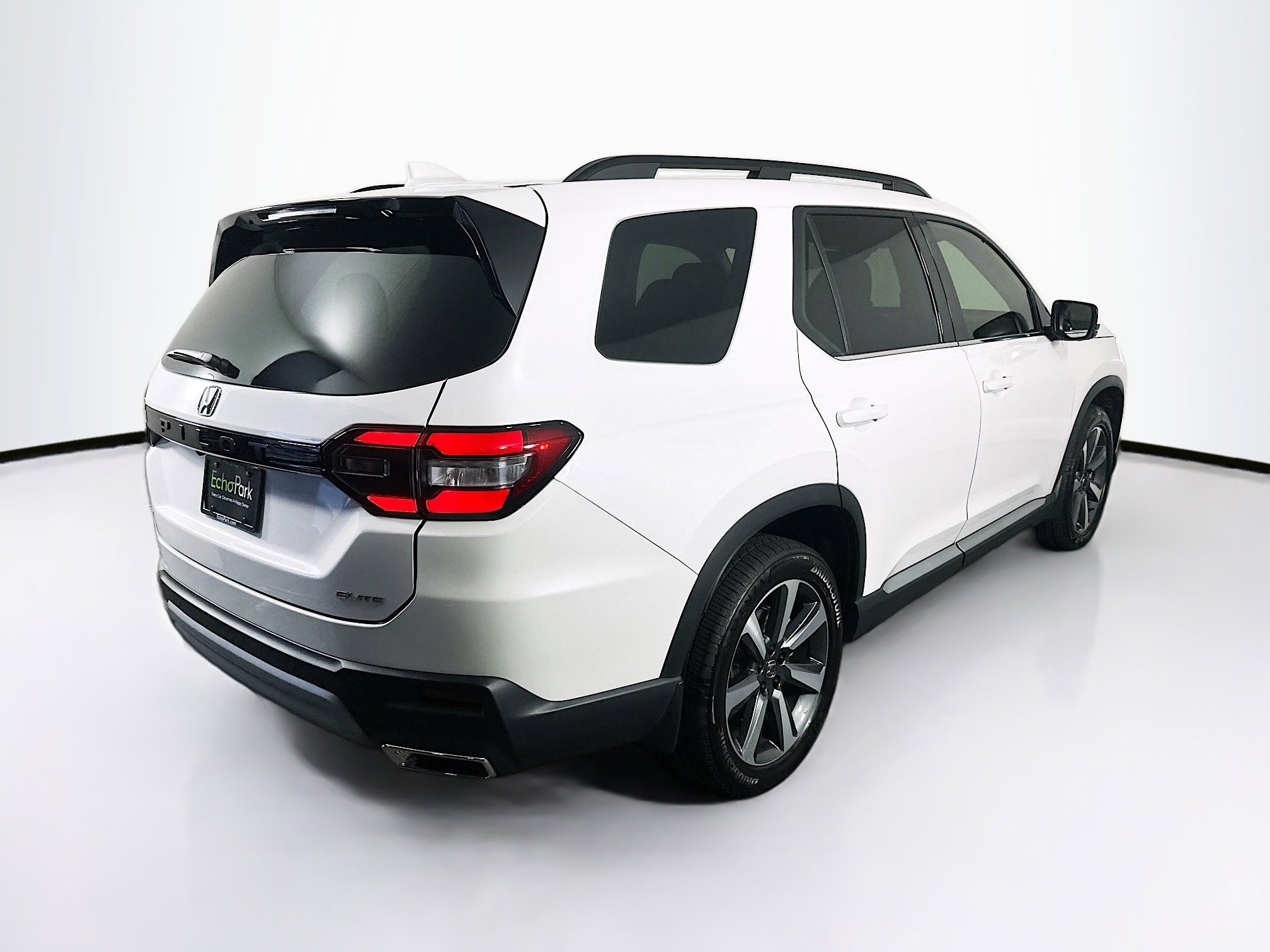 Used 2025 Honda Pilot Elite image 9