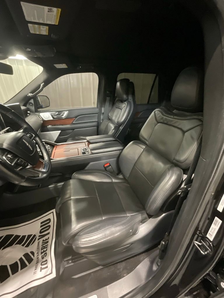 Used 2022 Lincoln Navigator L Reserve image 10