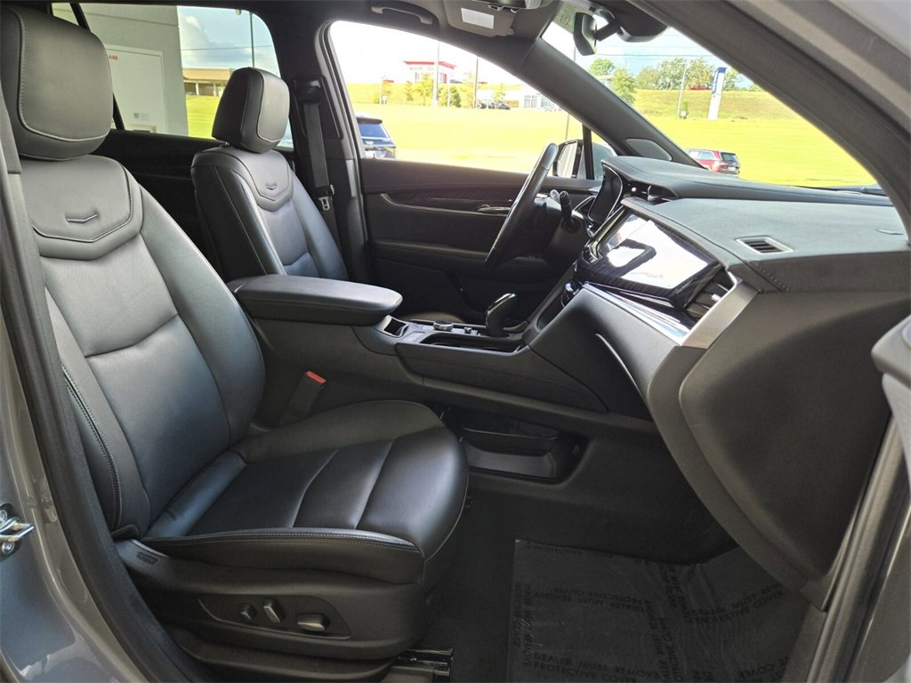 Used 2025 Cadillac XT6 Premium Luxury image 23