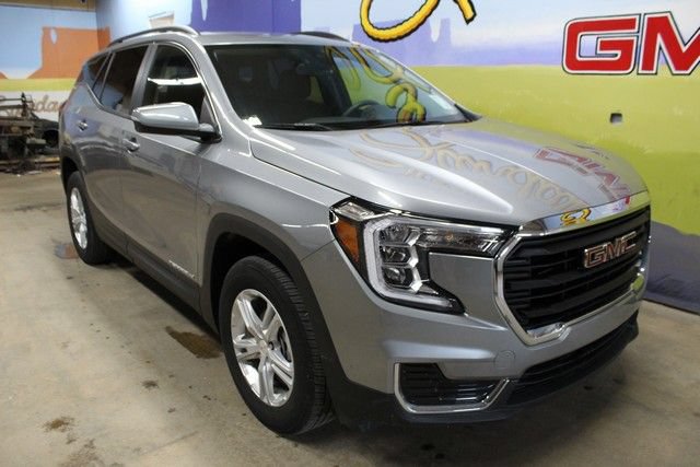 Certified 2023 GMC Terrain SLE w/ Driver Convenience Package AWD/4WD image 3