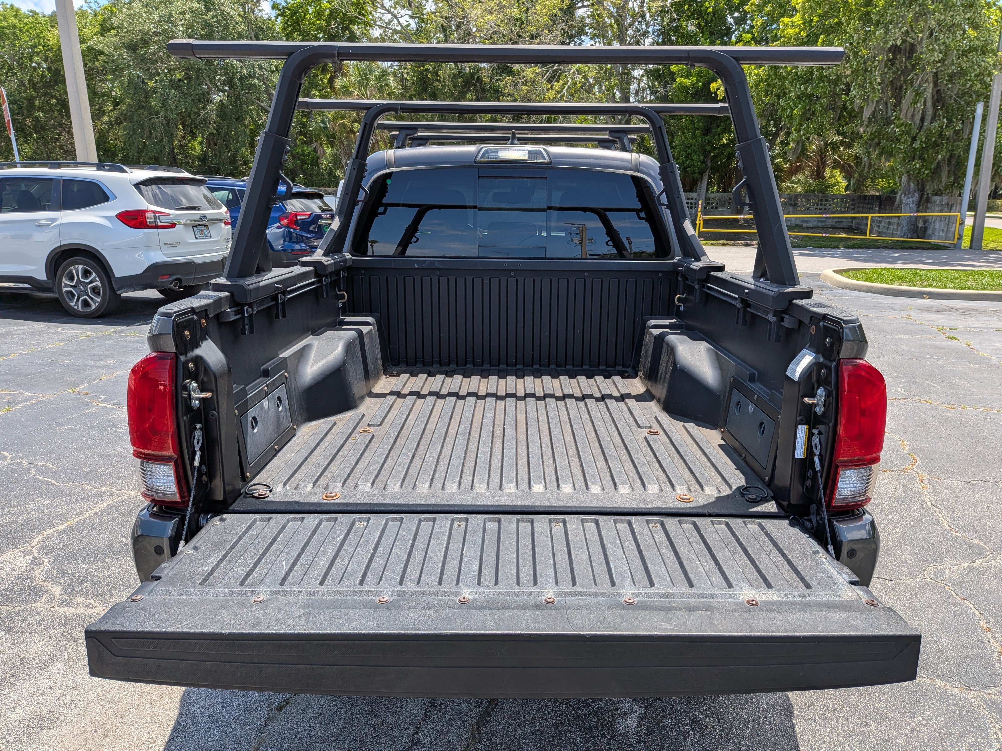Used 2018 Toyota Tacoma SR5 RWD image 18