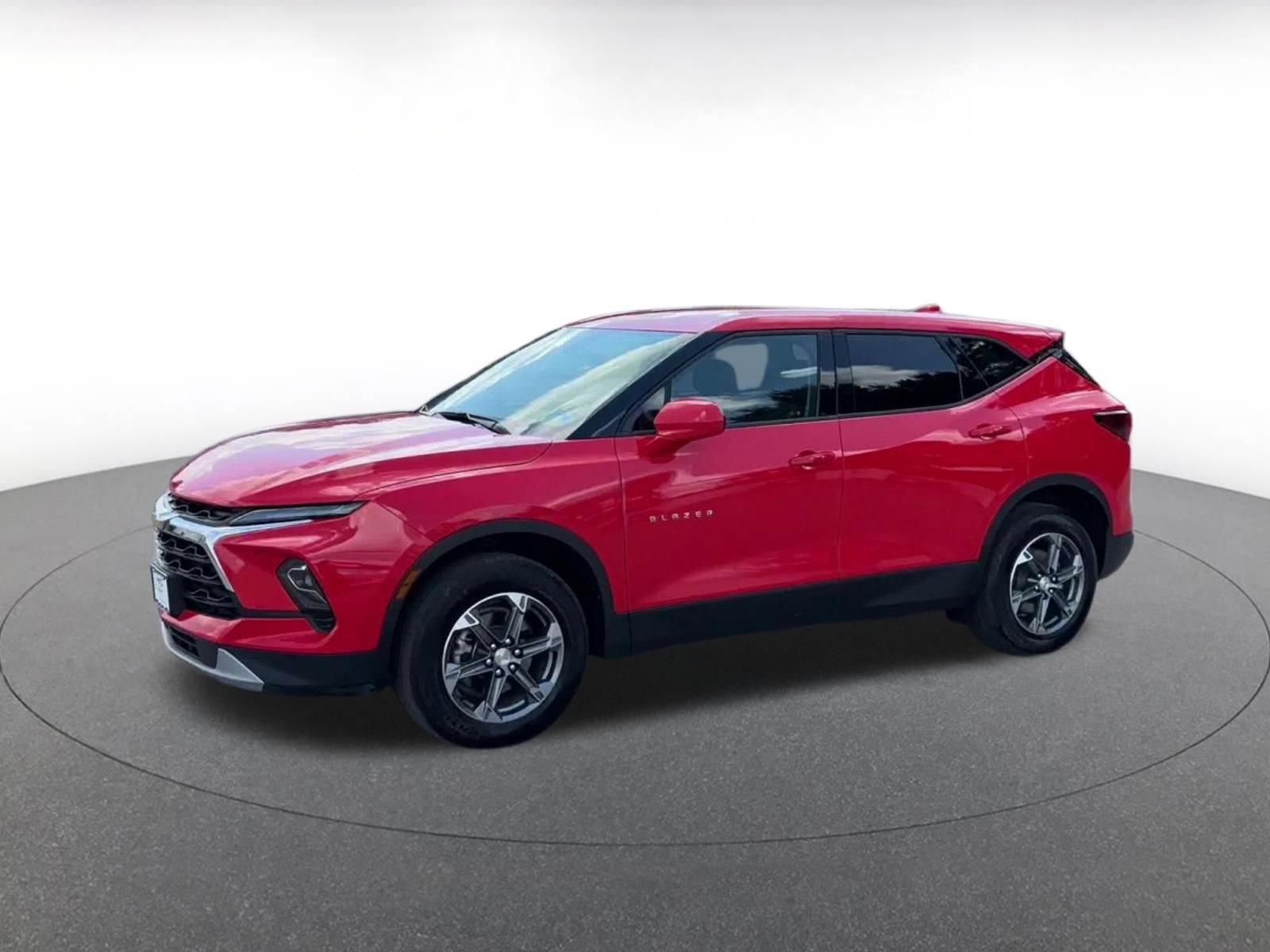 Used 2025 Chevrolet Blazer LT FWD image 7