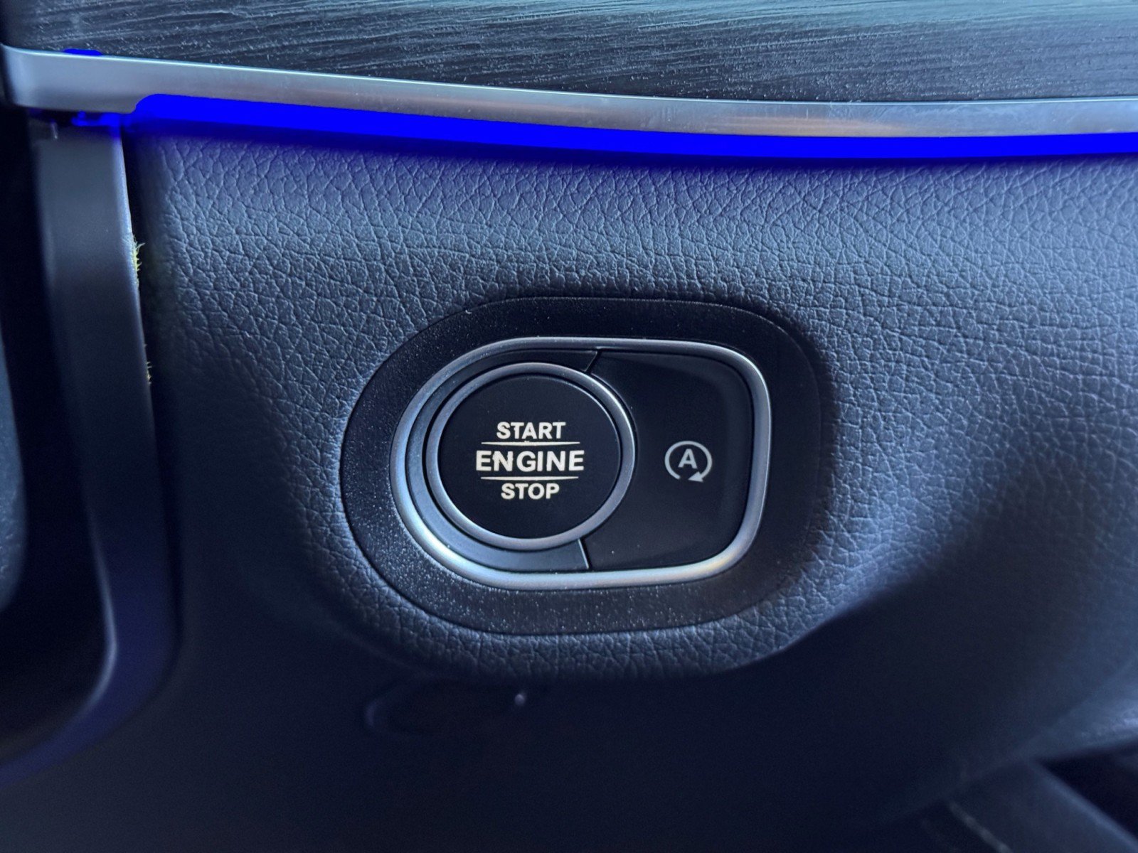 Used 2025 Mercedes-Benz GLS 580 4MATIC image 25