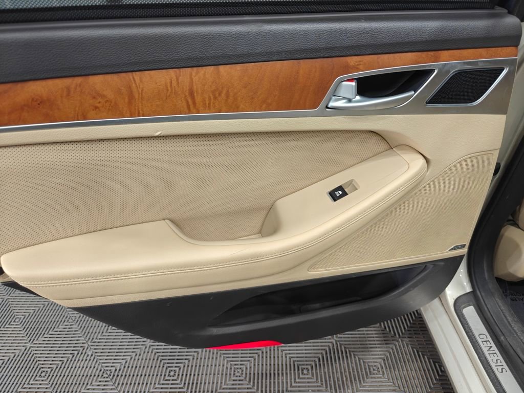 Used 2015 Hyundai Genesis 3.8 w/ Option Group 04 image 48