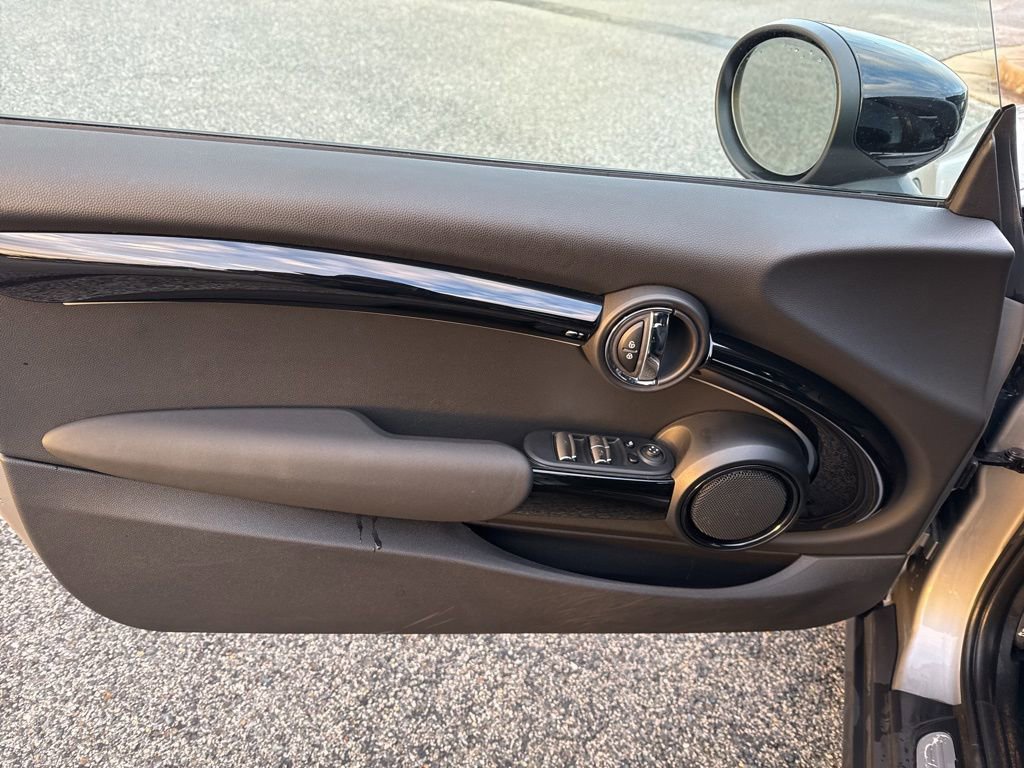 Used 2023 MINI Cooper S image 18