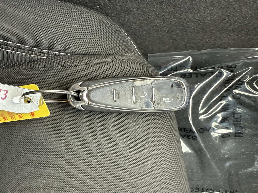 Used 2021 Chevrolet Camaro LT image 31