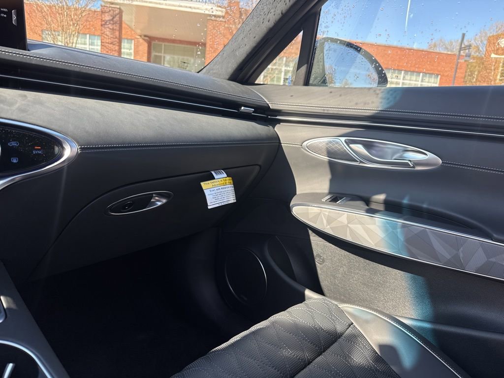 Certified 2024 Genesis GV70 3.5T Sport w/ Sport Advanced Package image 25