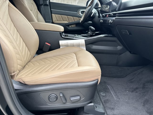 Used 2025 Kia Sorento SX Prestige w/ Olive Brown Leather Package image 16