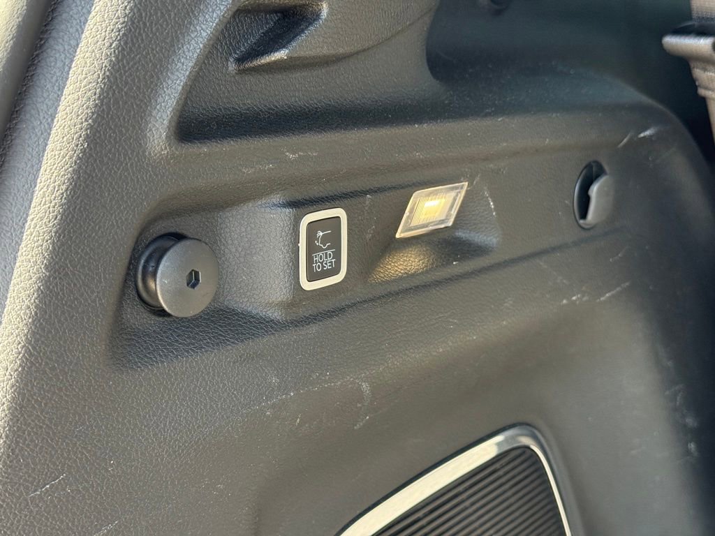 Used 2022 Jeep Grand Cherokee L Limited image 29