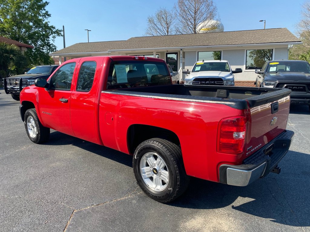 Used 2010 Chevrolet Silverado 1500 W/T RWD image 4