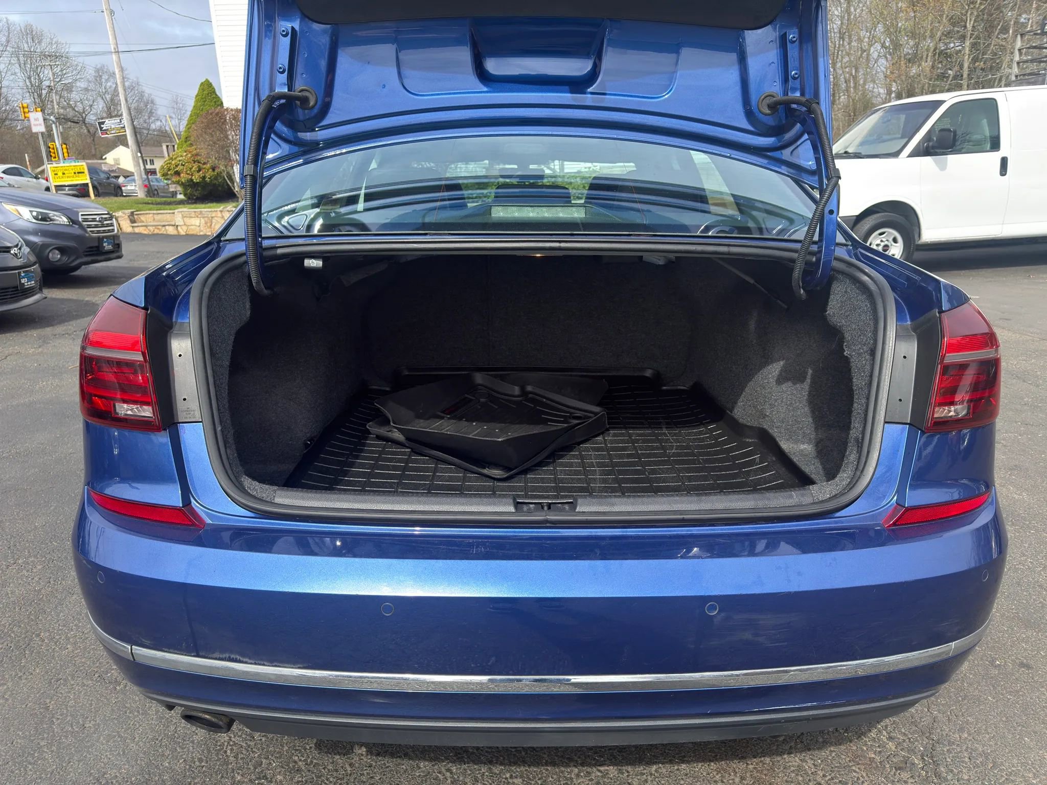 Used 2017 Volkswagen Passat 1.8T SE FWD image 13