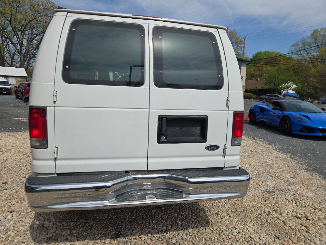Used 2014 Ford E-350 and Econoline 350 Super Duty w/ Interior Upgrade Package RWD image 6