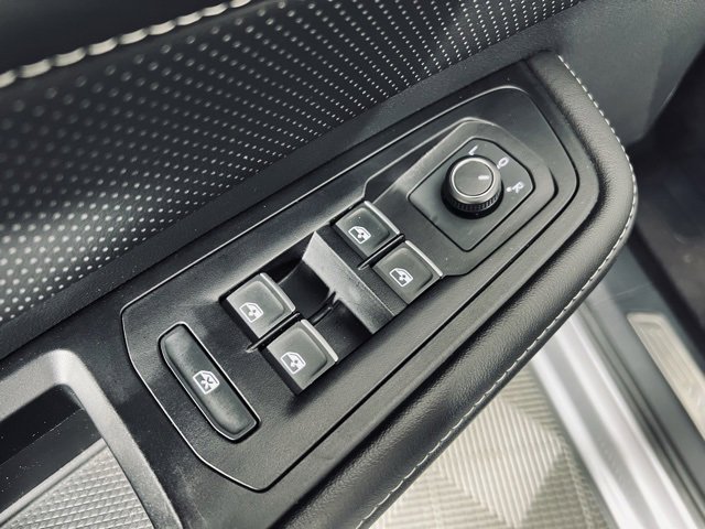 Used 2024 Volkswagen Atlas Cross Sport SE image 20