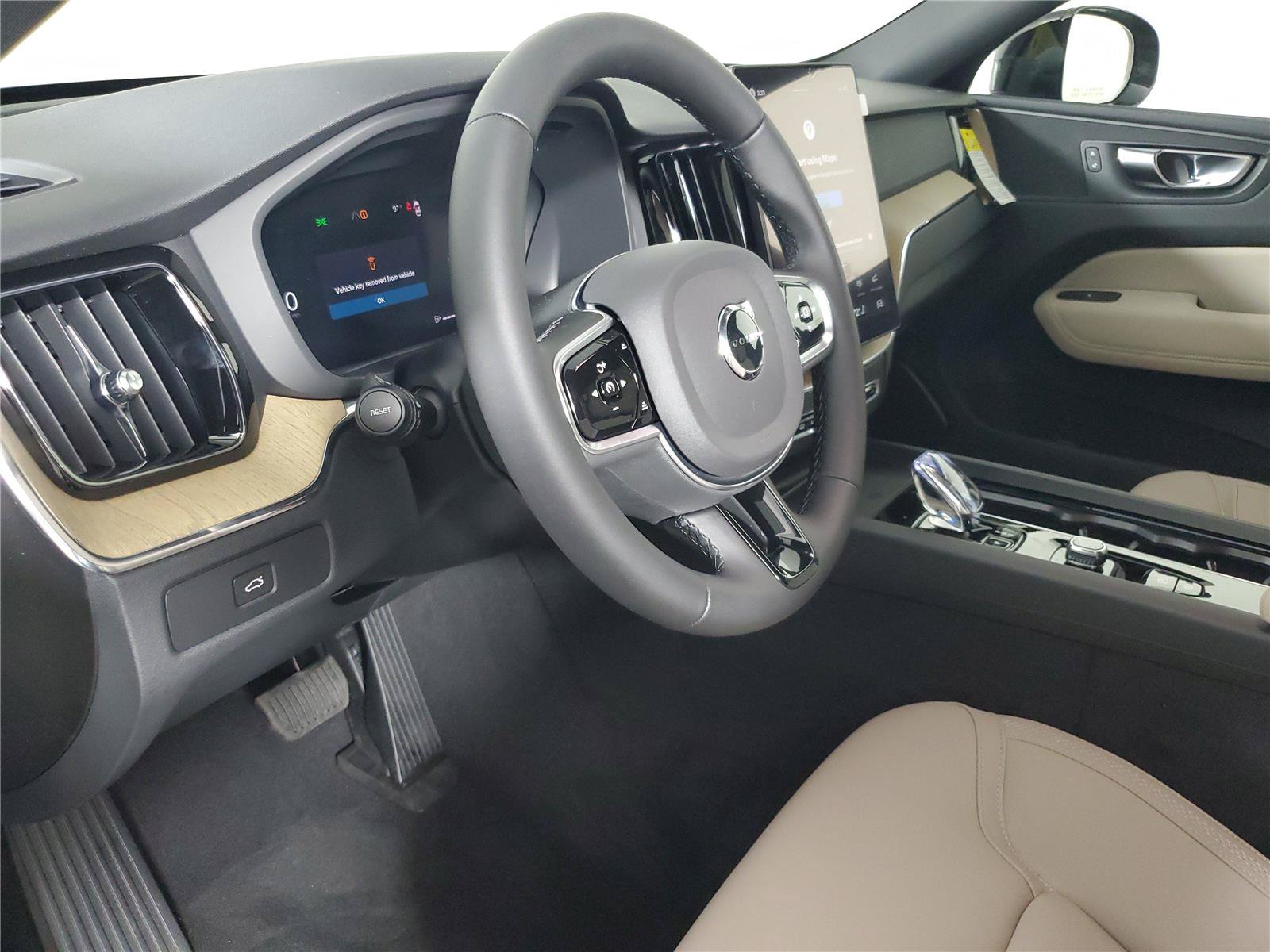 New 2026 Volvo XC60 B5 Plus w/ Protection Package Premier AWD/4WD image 24