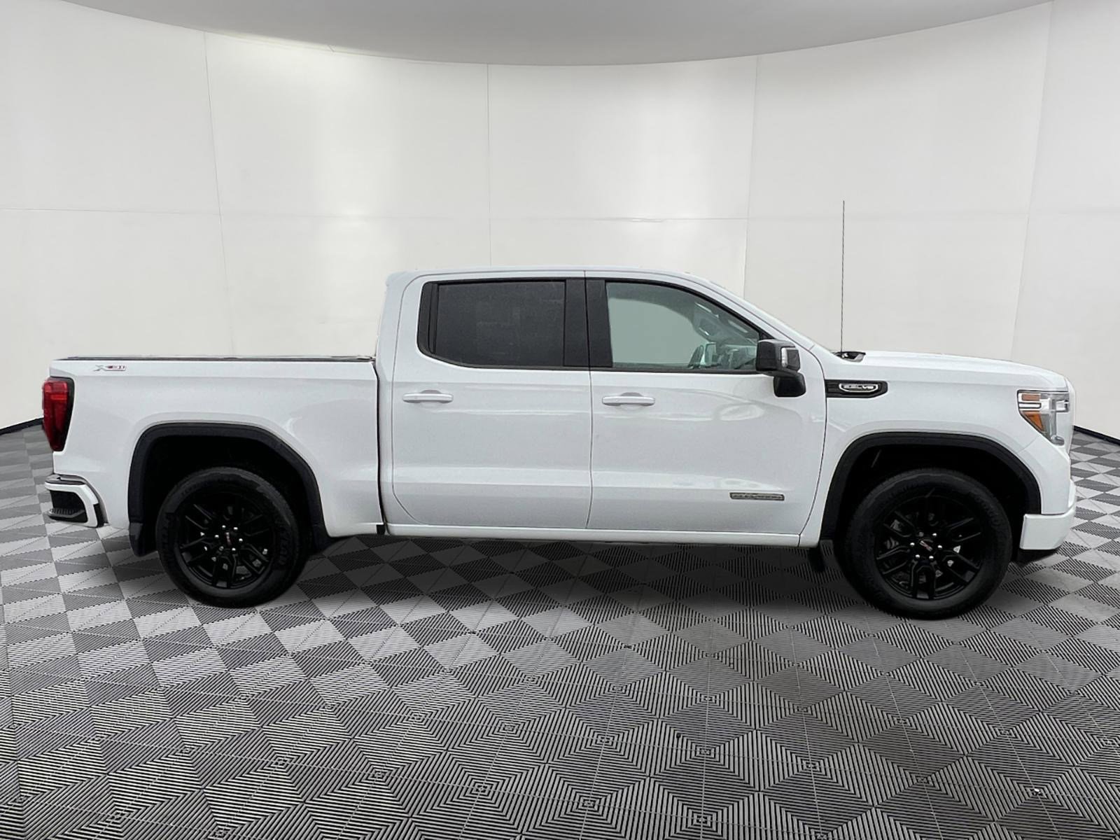Used 2022 GMC Sierra 1500 Elevation image 7