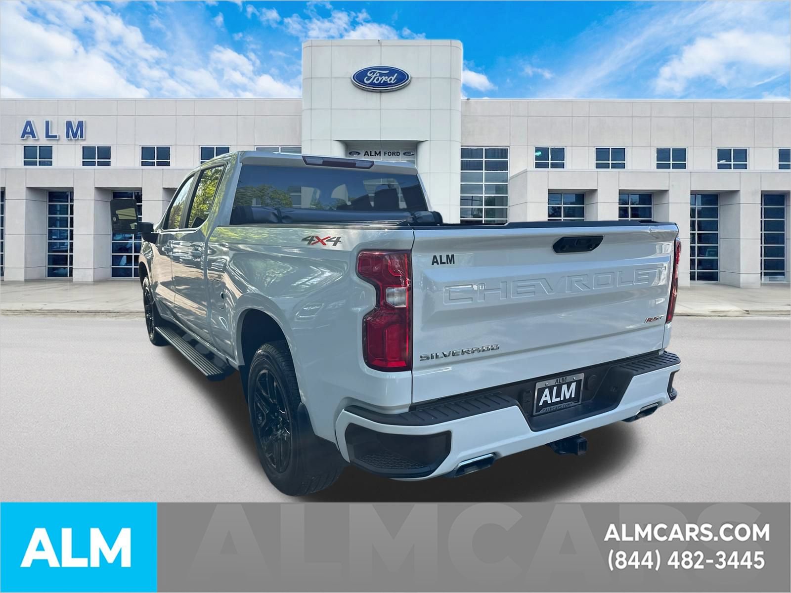 Used 2024 Chevrolet Silverado 1500 RST w/ Max Trailering Package AWD/4WD image 8