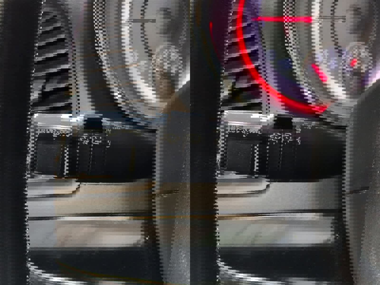 Certified 2018 Dodge Grand Caravan SXT w/ Driver Convenience Group image 26