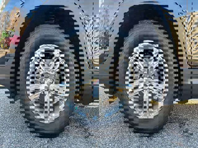 Used 2024 GMC Terrain SLE image 10