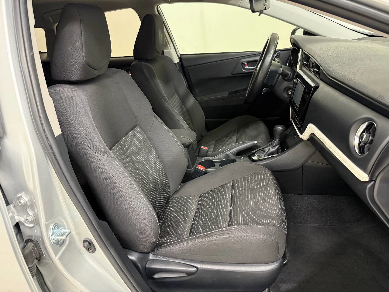 Used 2017 Toyota Corolla iM FWD image 32