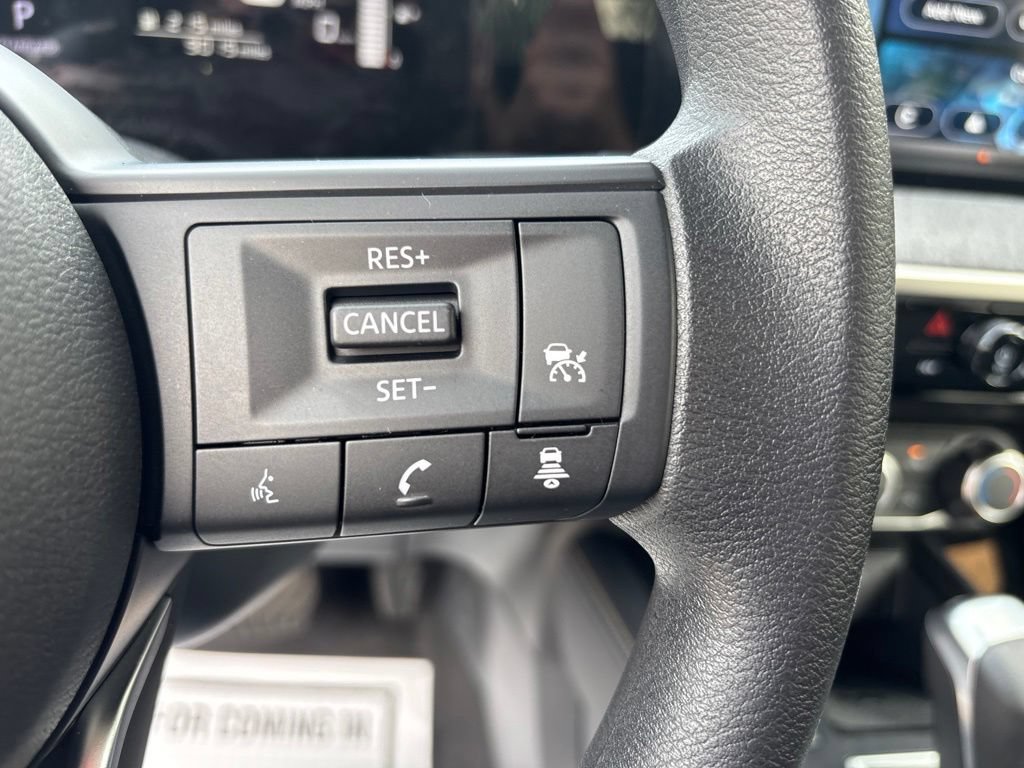 Used 2025 Nissan Kicks SV AWD/4WD image 23