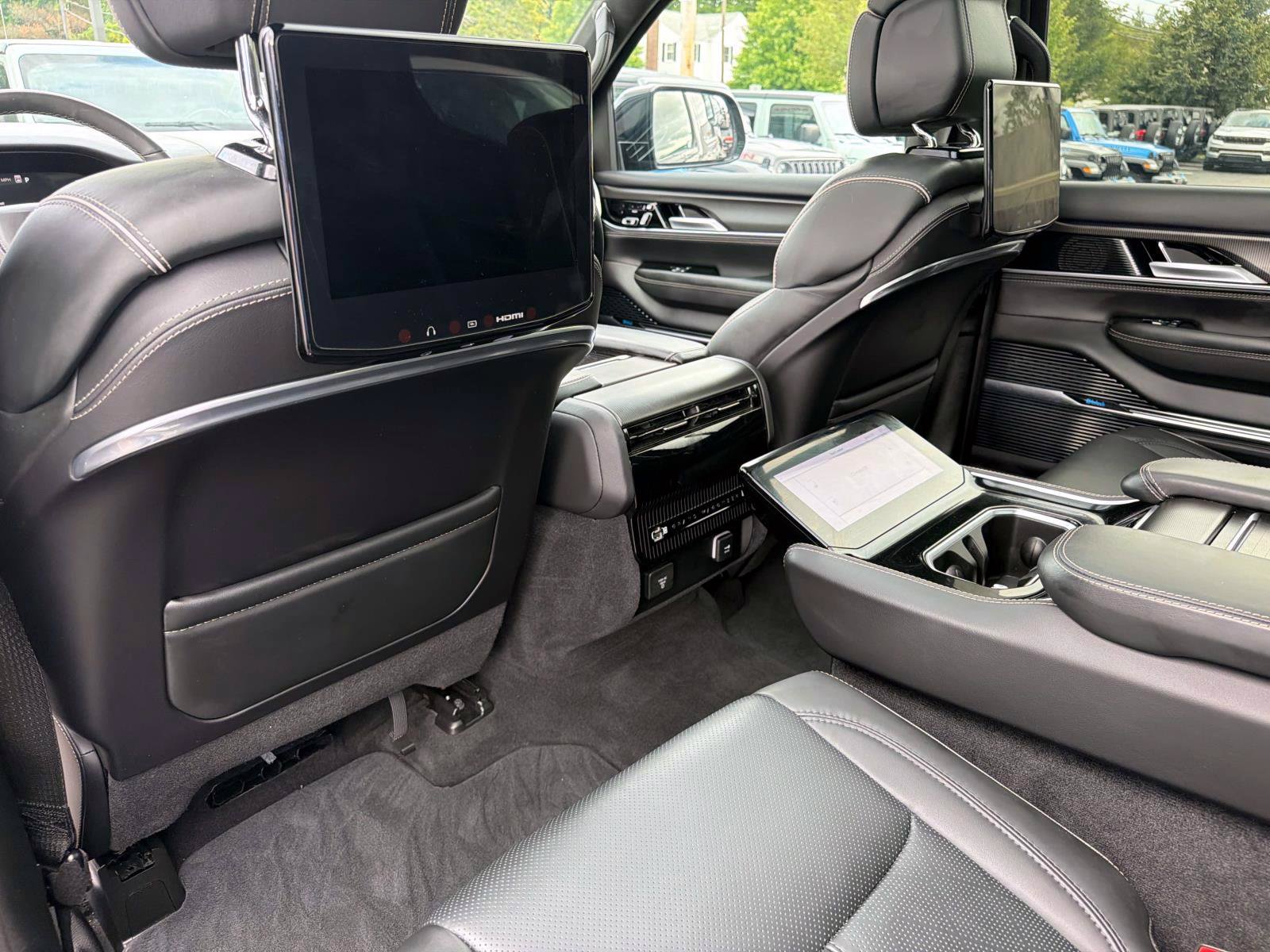 Used 2024 Jeep Grand Wagoneer Series II Obsidian w/ Quick Order Packagew 28T AWD/4WD image 13