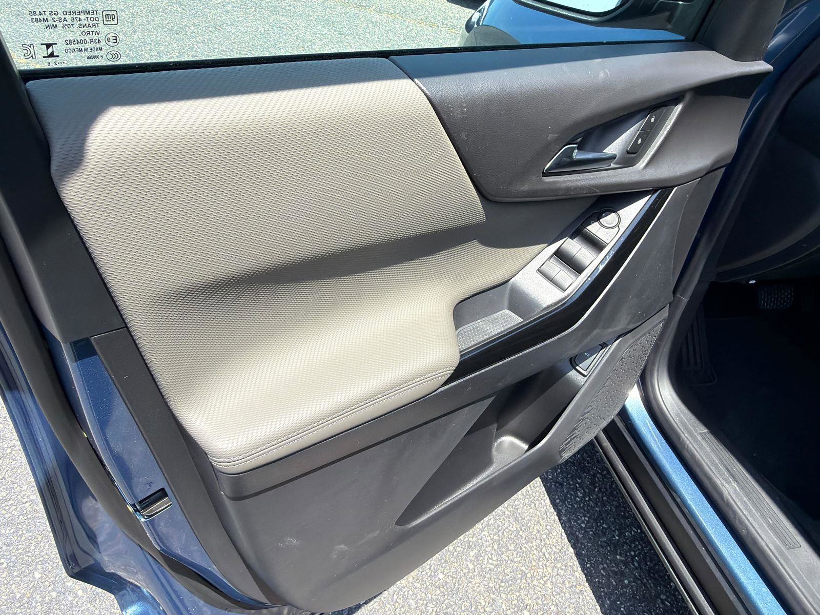 New 2026 Chevrolet Equinox LT w/ Convenience Package II FWD image 10