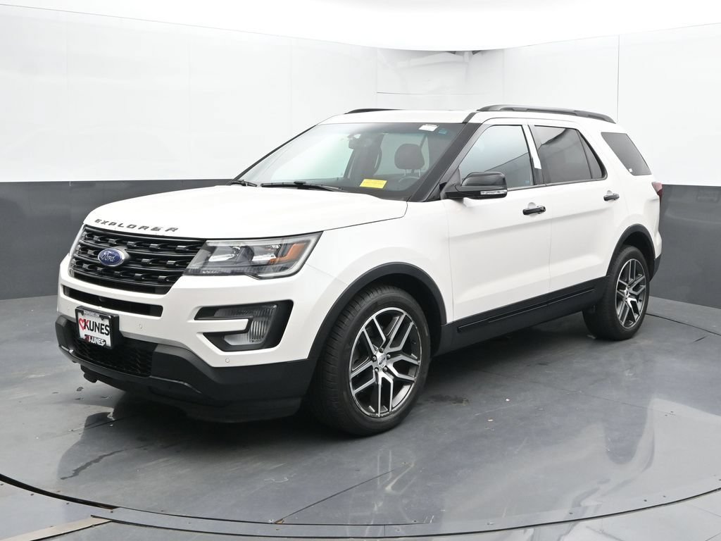 Used 2017 Ford Explorer Sport w/ Equipment Group 401A AWD/4WD image 8