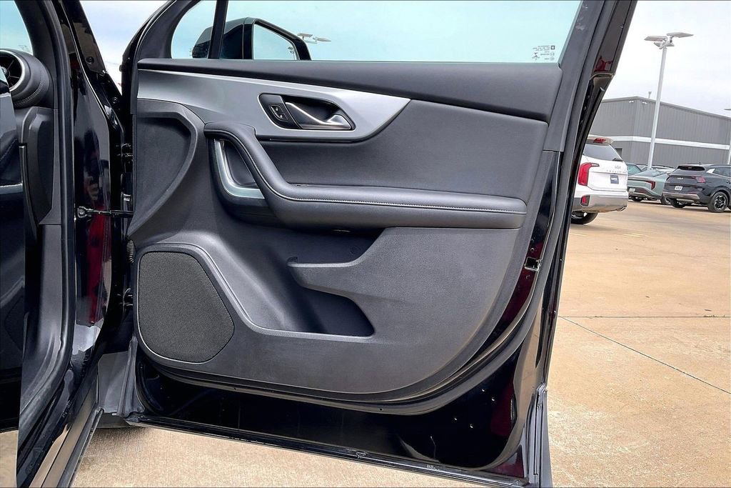 Used 2020 Chevrolet Blazer LT FWD image 23