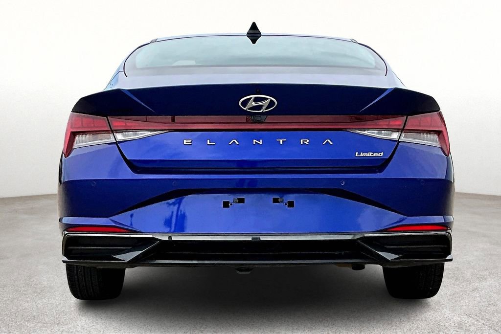 Used 2023 Hyundai Elantra Limited w/ Cargo Package FWD image 6