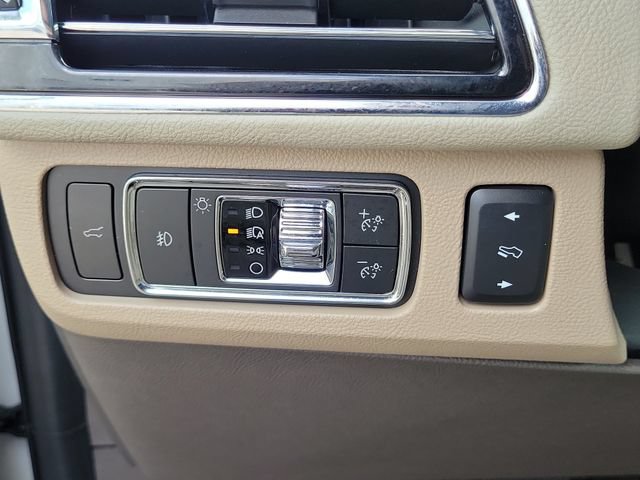 Certified 2022 Lincoln Navigator L Reserve RWD image 14