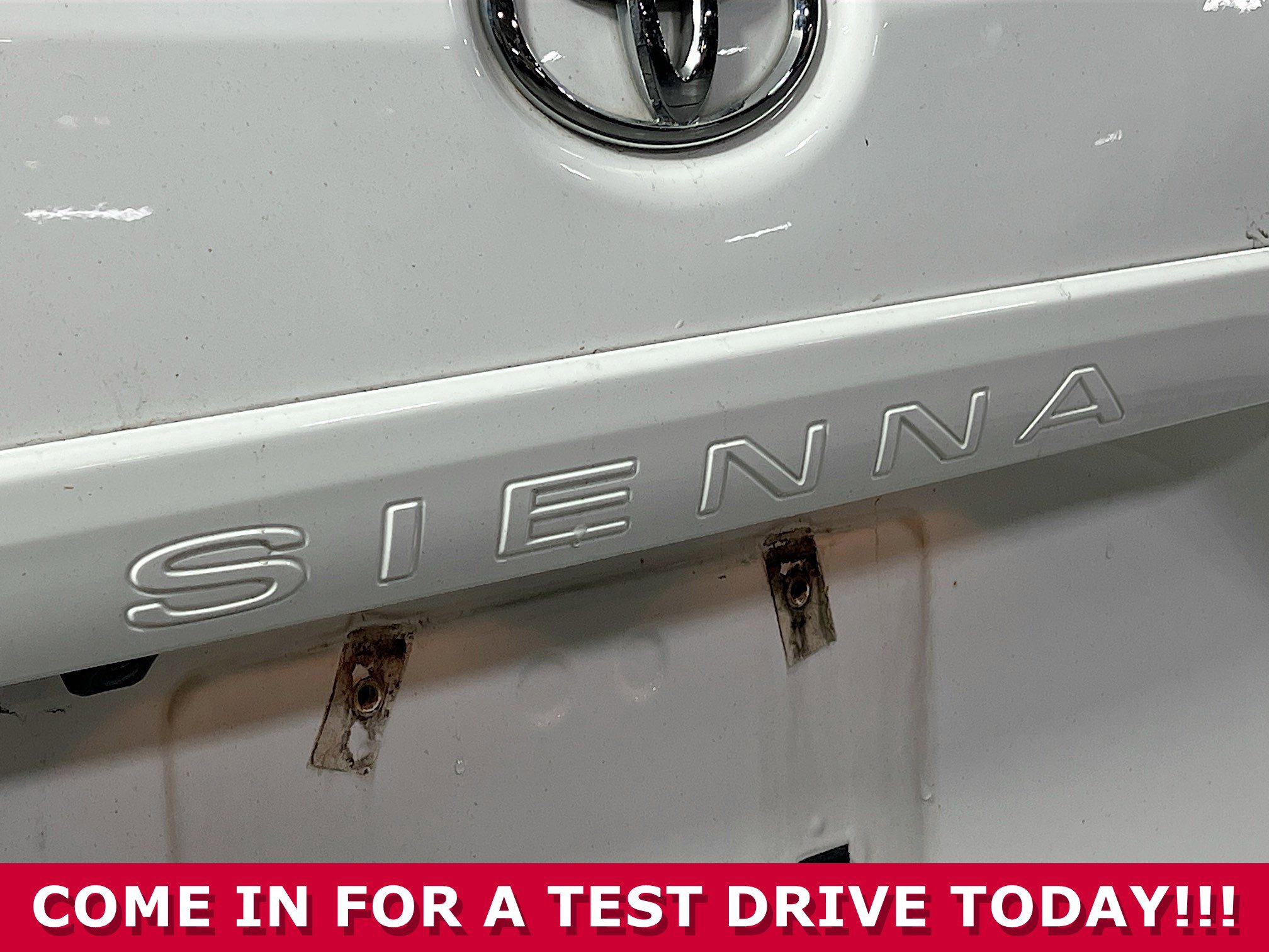 Used 2018 Toyota Sienna SE Premium image 37